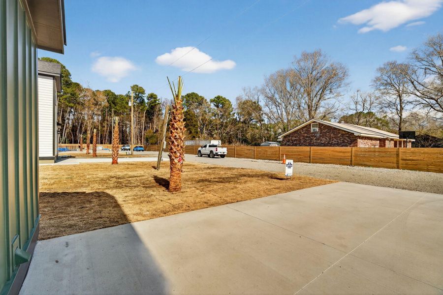 Exterior details and patio area of a home in , Summerville (Image 37).