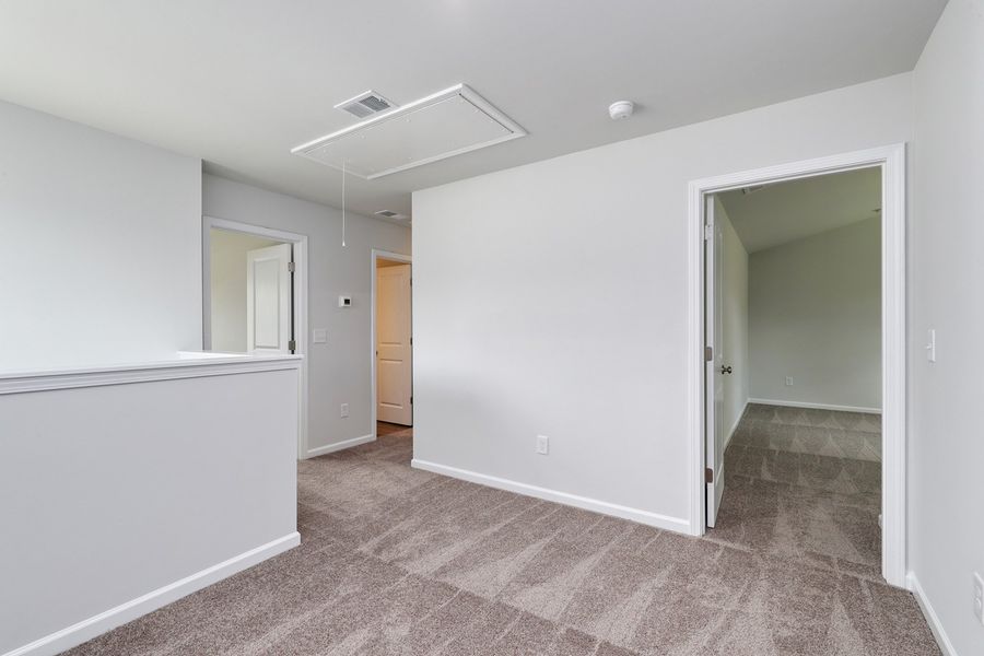 Spacious, unfurnished interior of a new home in Hainer Place, Conway (Image 19).