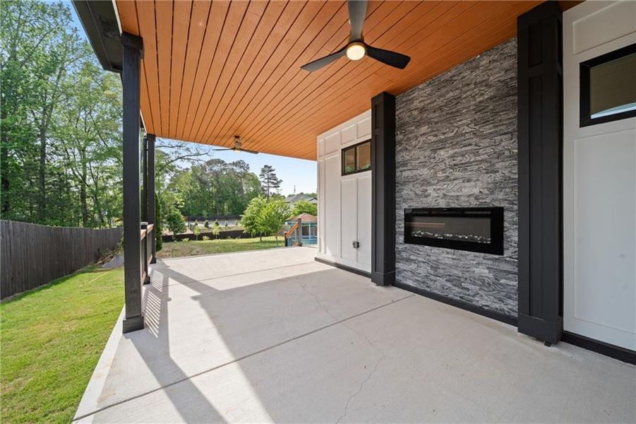 Exterior details and patio area of a home in , Acworth (Image 4).