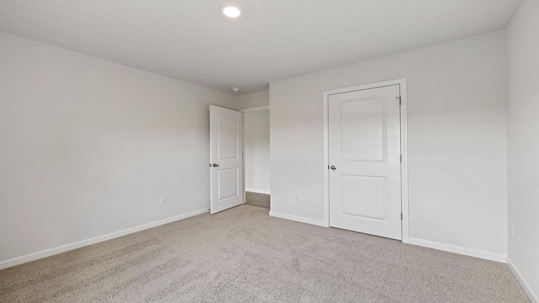 Spacious, unfurnished interior of a new home in Cascade Point, Seneca (Image 20).