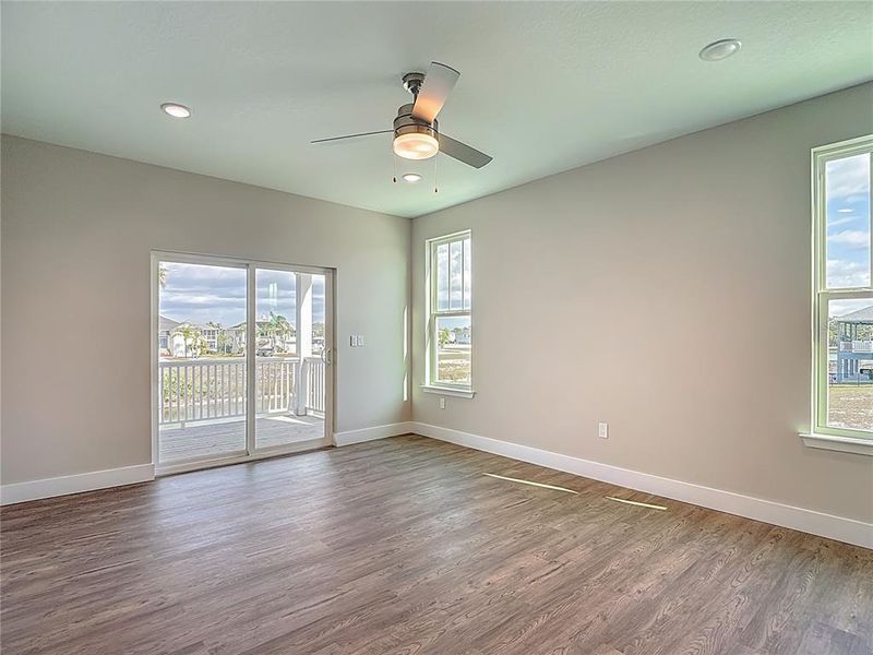Spacious, unfurnished interior of a new home in , Hernando Beach (Image 44).