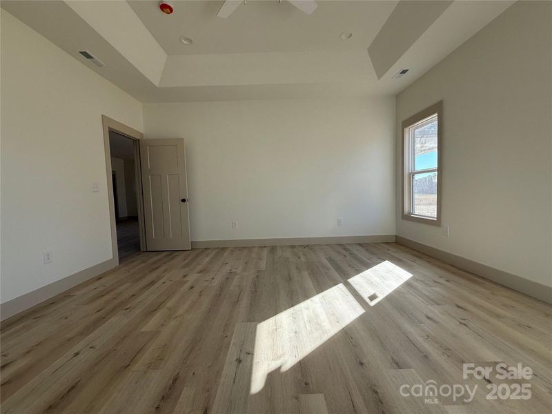 Spacious, unfurnished interior of a new home in , Crouse (Image 17).