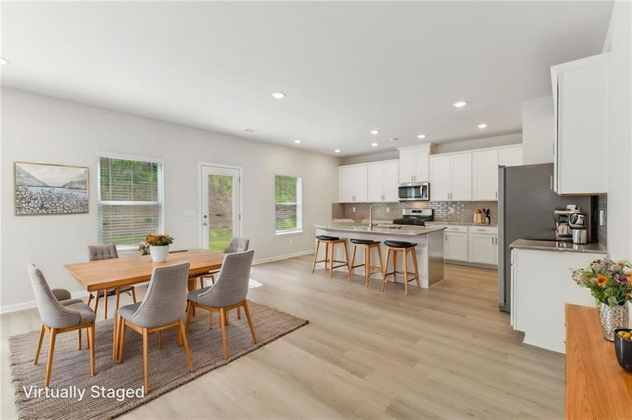 Furnished interior view inside a new home in Ivey Township, Dallas (Image 11).