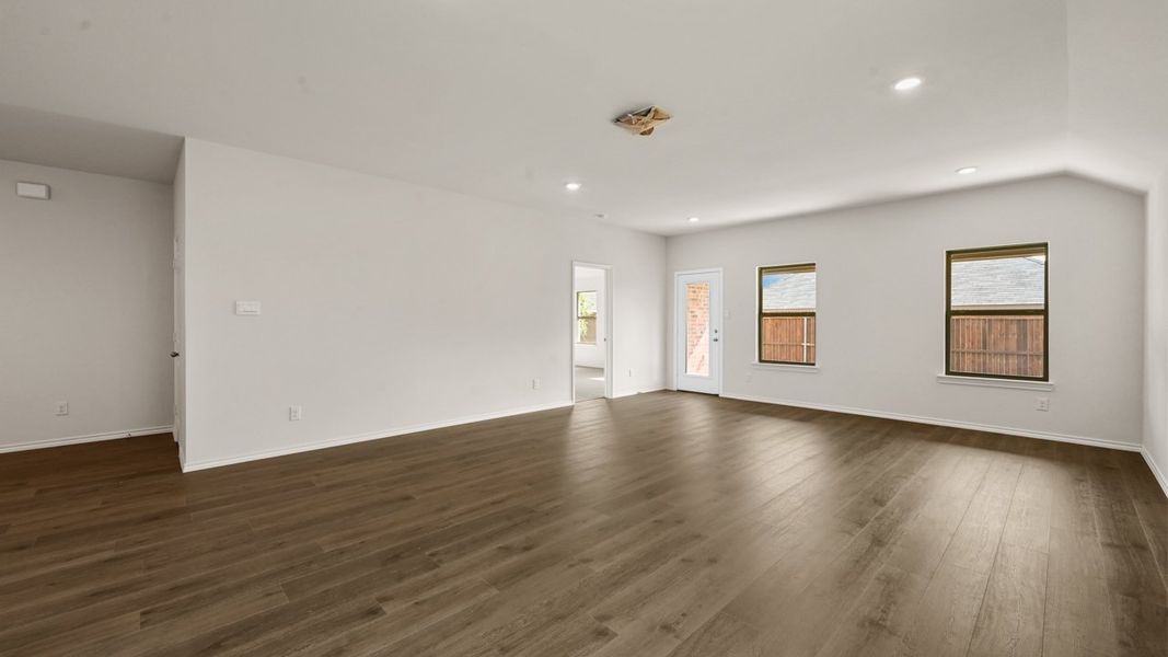 Spacious, unfurnished interior of a new home in Crane Crossing, Crandall (Image 14).