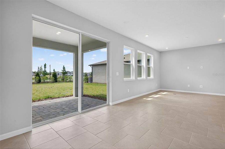 Spacious, unfurnished interior of a new home in Crosswind Ranch, Parrish (Image 21).