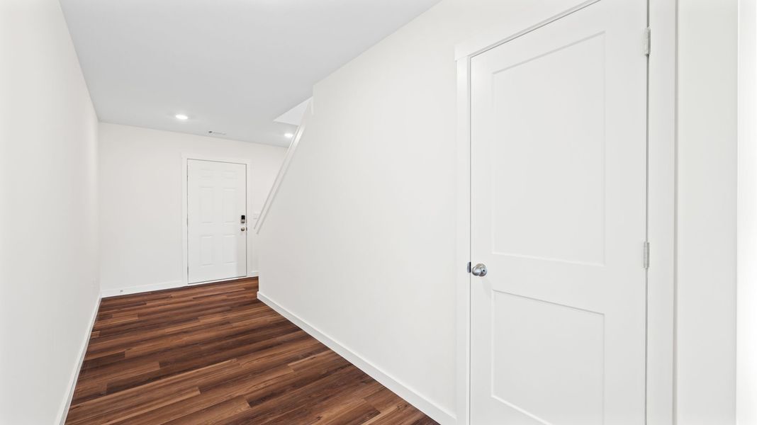 Spacious, unfurnished interior of a new home in Evergreen Landing, Rossville (Image 9).