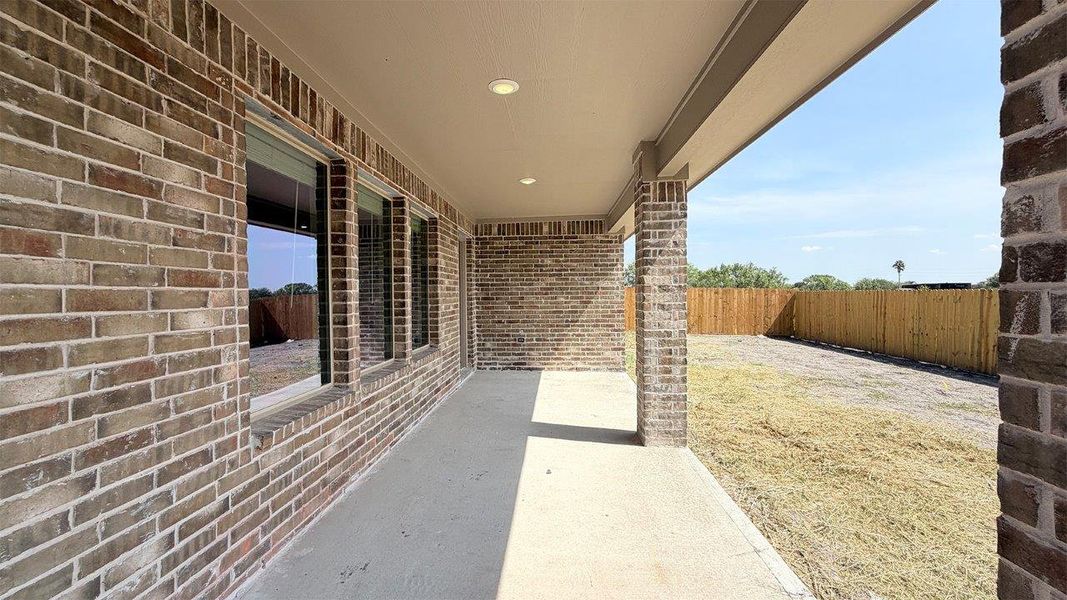 Exterior details and patio area of a home in The Lakes Northwest, Corpus Christi (Image 20). Exterior details and patio area of a home in The Lakes Northwest, Corpus Christi (Image 20).