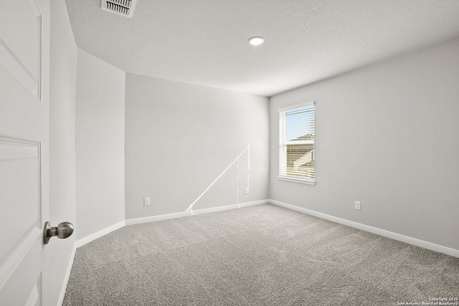 Spacious, unfurnished interior of a new home in Swenson Heights, Seguin (Image 27).