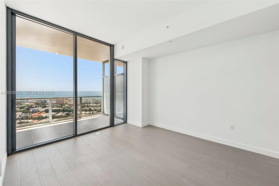Spacious, unfurnished interior of a new home in Five Park, Miami Beach (Image 16).