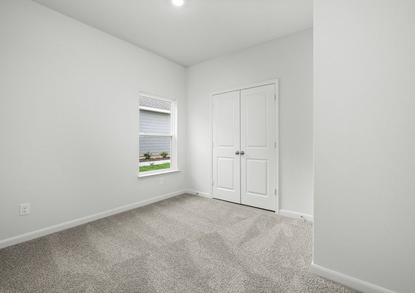 The secondary bedrooms are a great space for guest rooms and children's bedrooms. The secondary bedrooms are a great space for guest rooms and children's bedrooms.