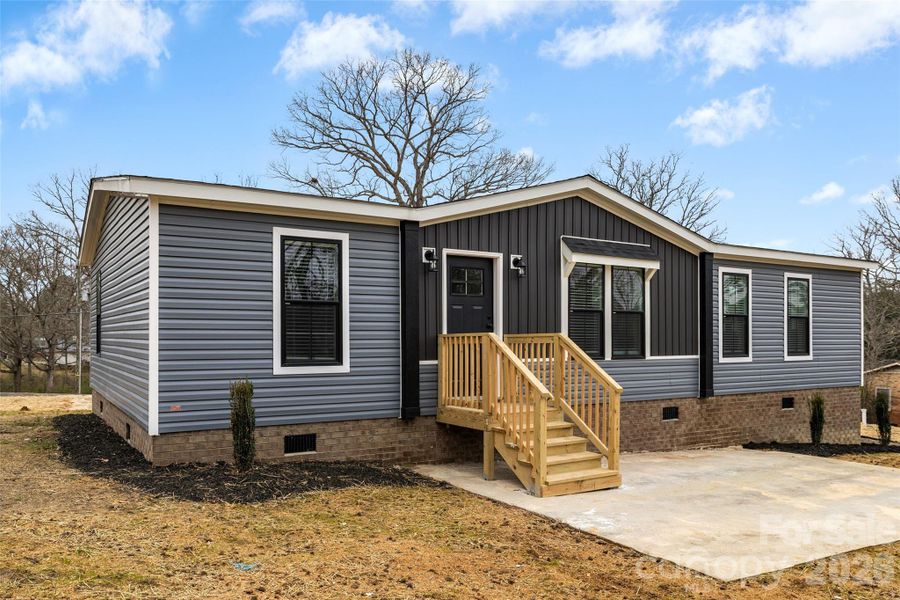 Exterior details and patio area of a home in , Lancaster (Image 20).
