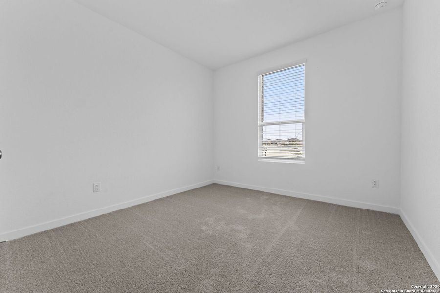 Spacious, unfurnished interior of a new home in Voss Farms, New Braunfels (Image 16).