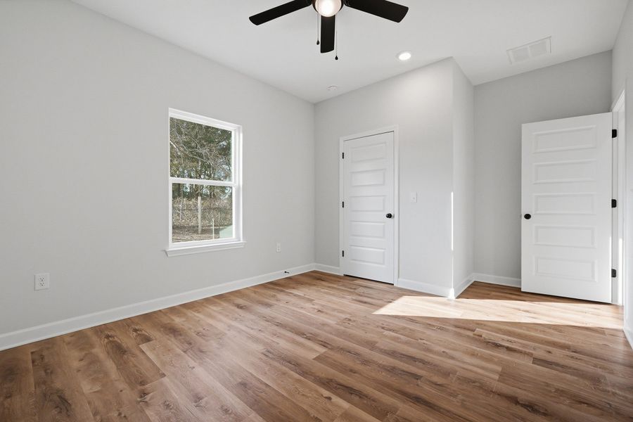 Spacious, unfurnished interior of a new home in Barton's Bend, Crestview (Image 41). Spacious, unfurnished interior of a new home in Barton's Bend, Crestview (Image 41).