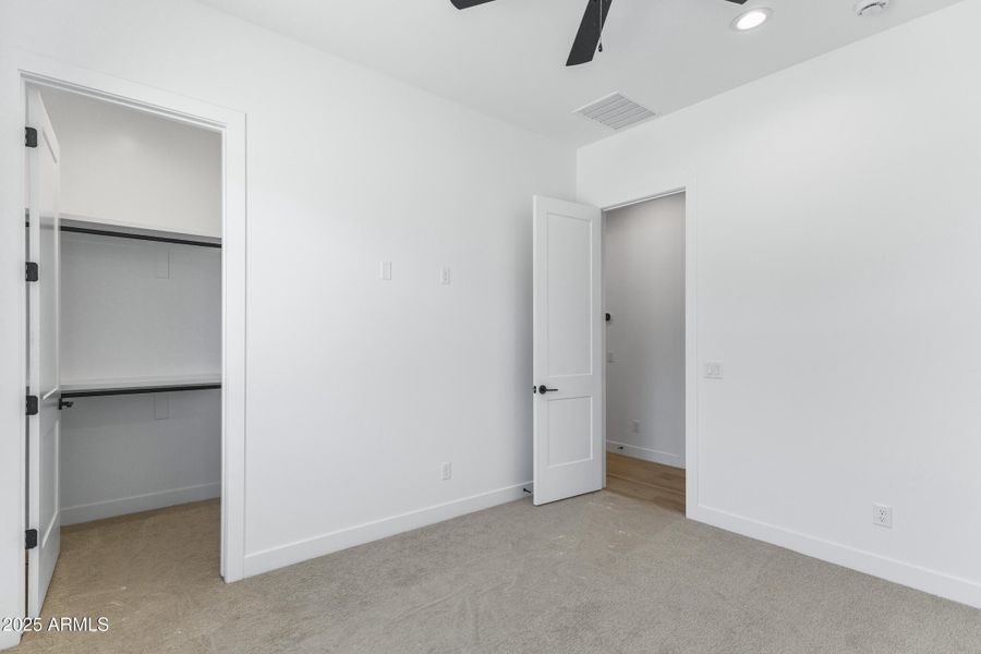 3933 E Freeman Ln-31