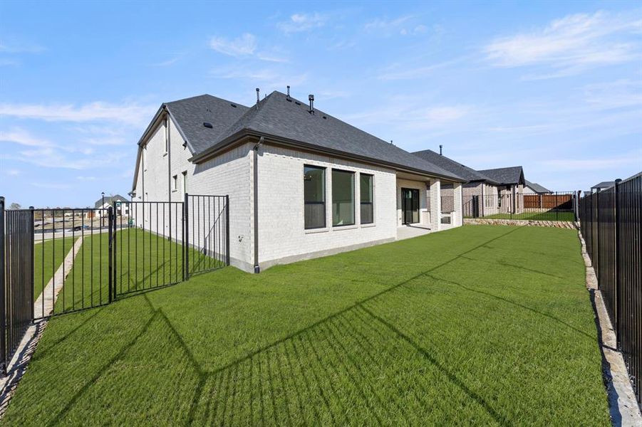 27. 3103 Bexar - Back (2)