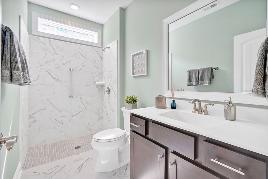 Shelter Bay, Guest Bathroom