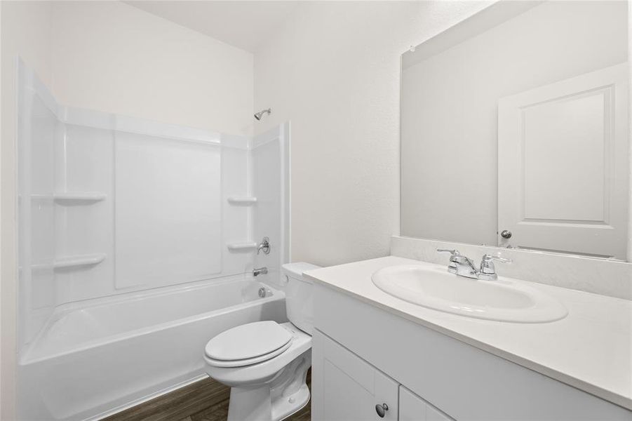 4929 Knob Bathroom1