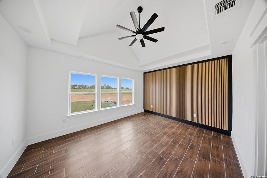 Spacious, unfurnished interior of a new home in , Floresville (Image 17).