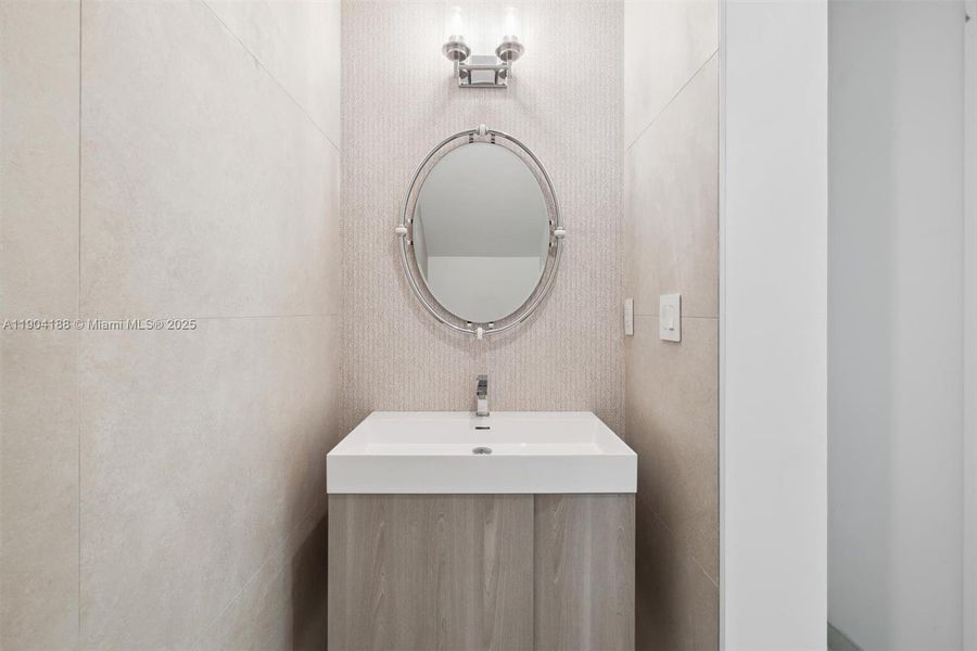 Furnished interior view inside a new home in , Pompano Beach (Image 7).