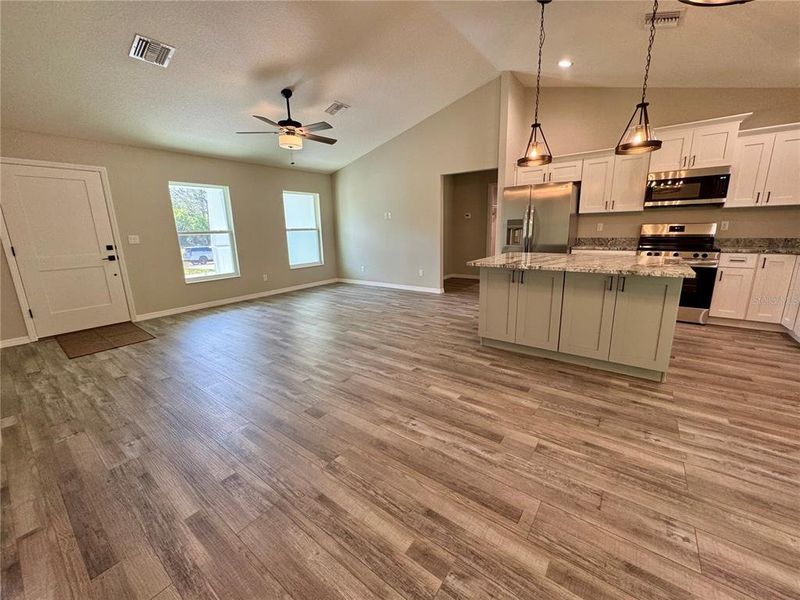 Spacious, unfurnished interior of a new home in , Dunnellon (Image 14).