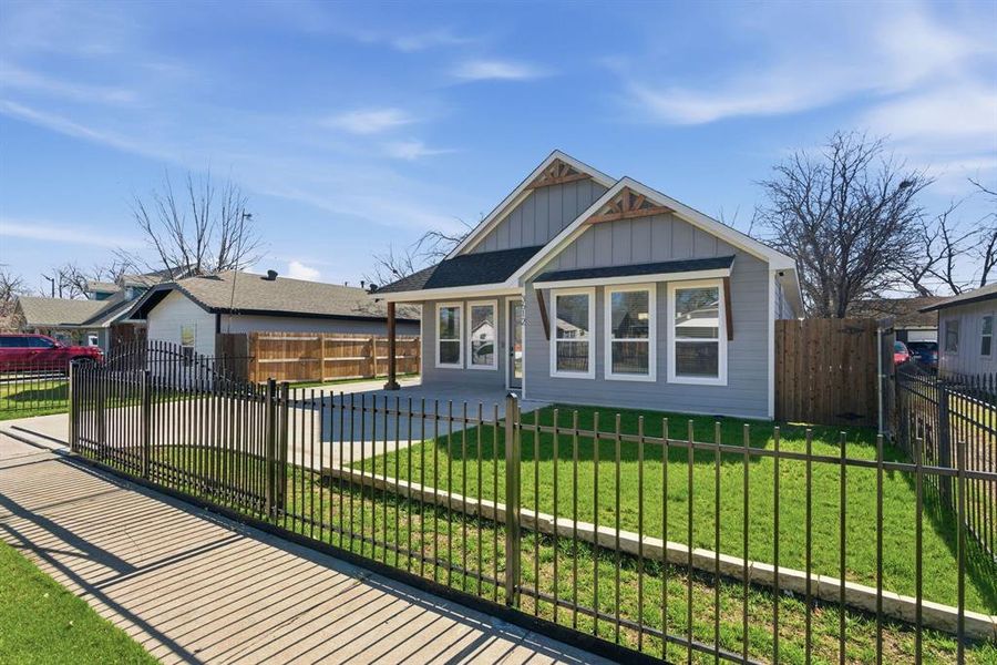 Front exterior of a new home in , Fort Worth, TX, highlighting curb appeal (Image 25).