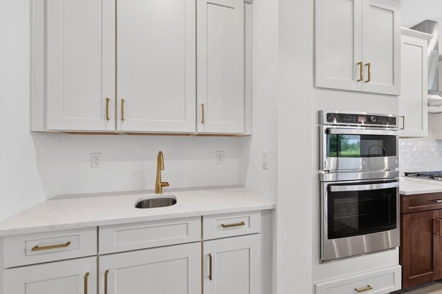 Representative furnished interior of a home built from the Jupiter by William Ryan Homes in Tamarack at Two Rivers, Zephyrhills (Image 10).