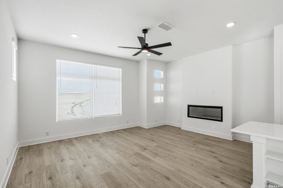 Spacious, unfurnished interior of a new home in Prominence Urban, San Antonio (Image 25). Spacious, unfurnished interior of a new home in Prominence Urban, San Antonio (Image 25).