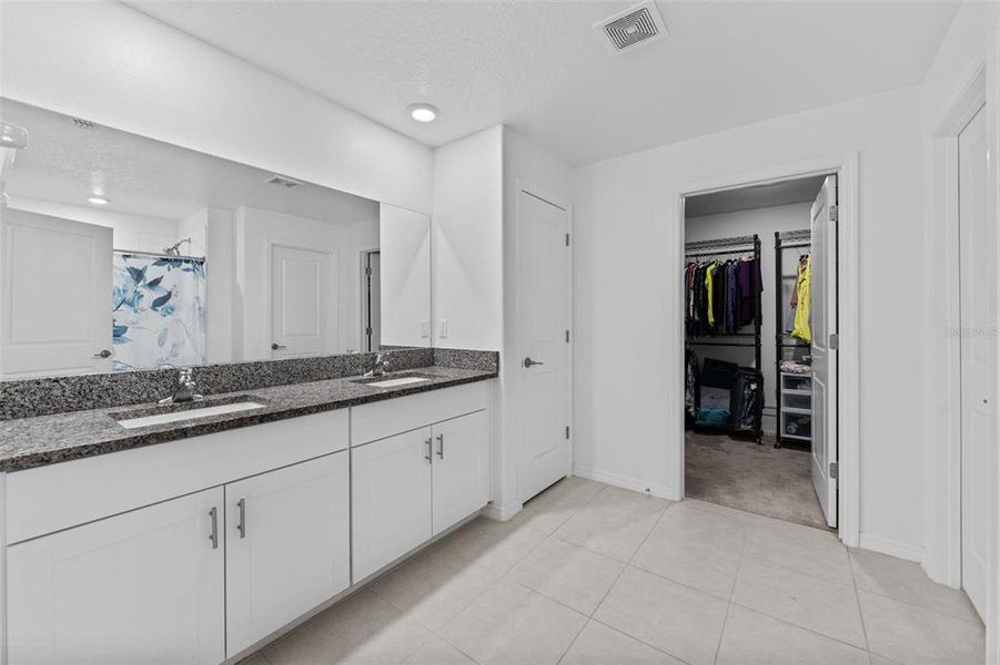 Furnished interior view inside a new home in Abbott Square: The Executives, Zephyrhills (Image 10).