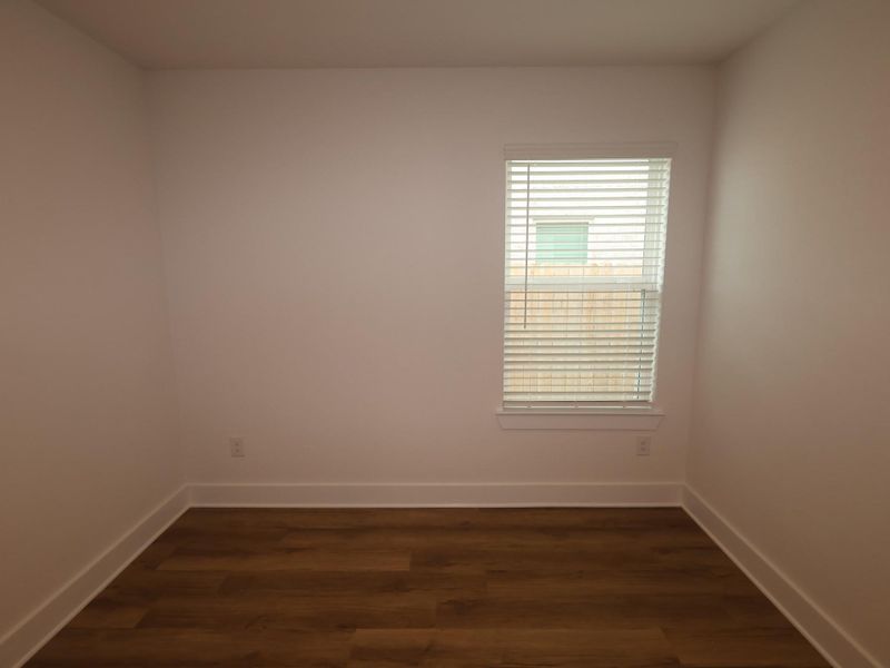Spacious, unfurnished interior of a new home in Lago Mar, Santa Fe (Image 24).