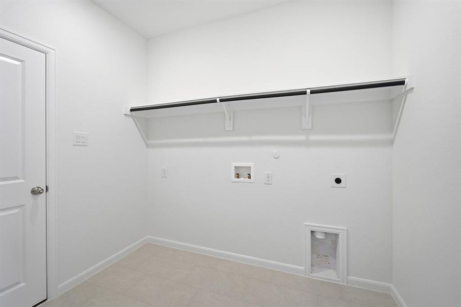 Spacious, unfurnished interior of a new home in Westridge, Princeton (Image 35).