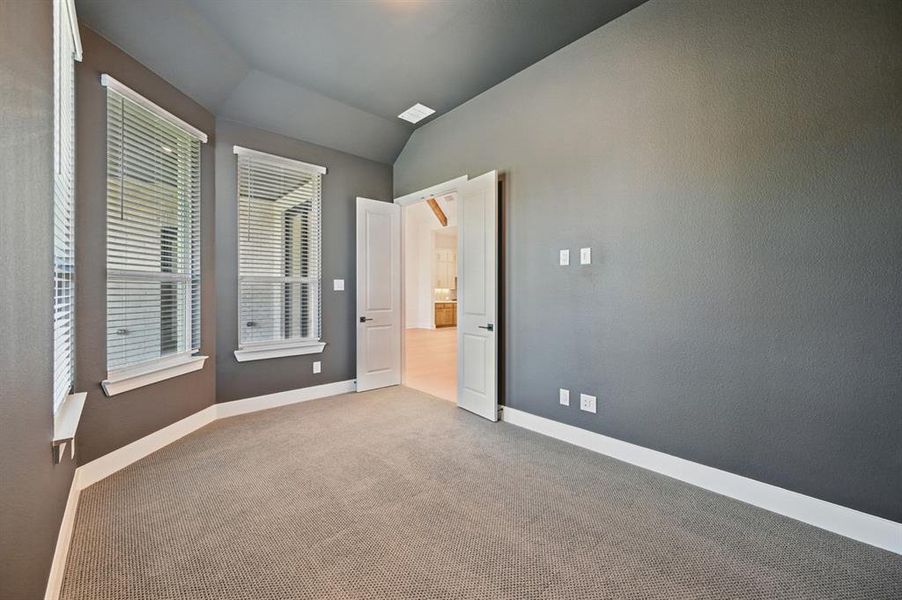 Spacious, unfurnished interior of a new home in Dove Hollow, Waxahachie (Image 21). Spacious, unfurnished interior of a new home in Dove Hollow, Waxahachie (Image 21).