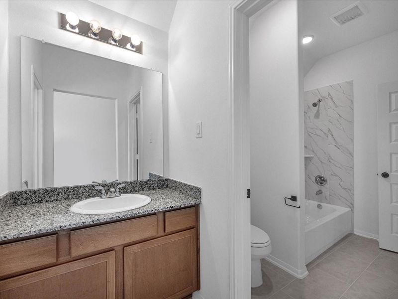 Furnished interior view inside a new home in Candela, Richmond (Image 8).