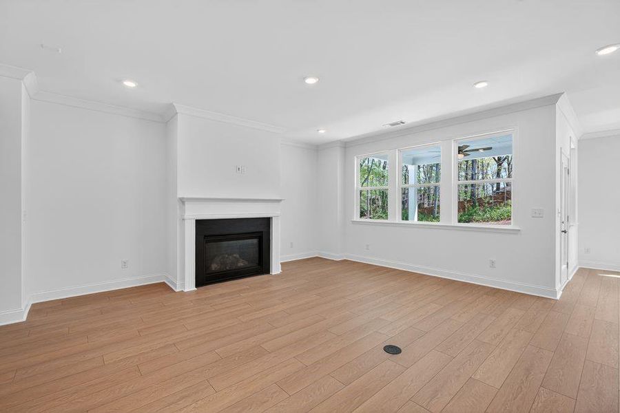Spacious, unfurnished interior of a new home in Bailey Fence, Dacula (Image 27).