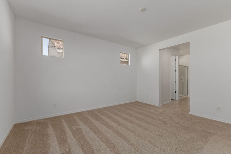 Spacious, unfurnished interior of a new home in Bella Vista Farms, San Tan Valley (Image 13).