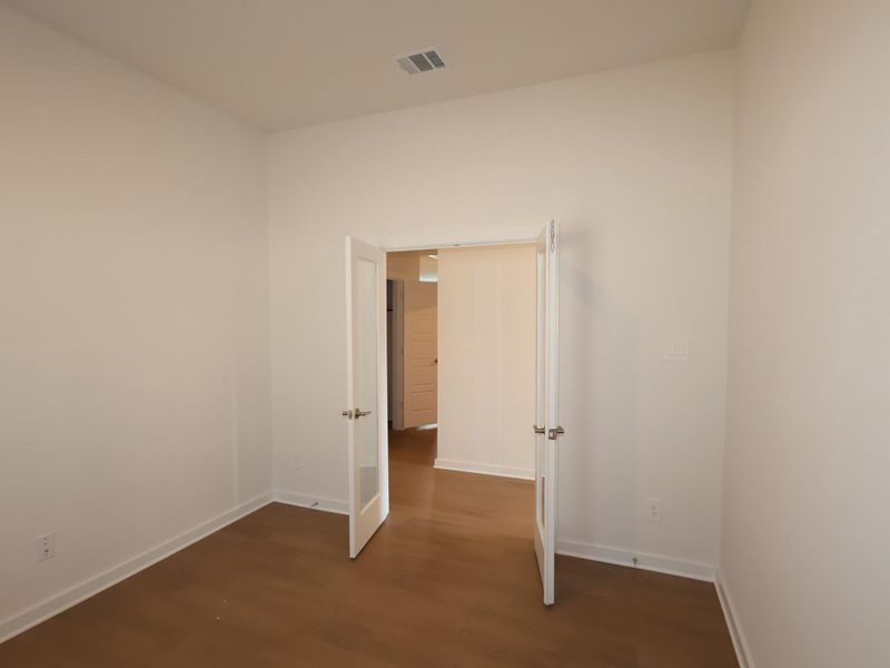 Spacious, unfurnished interior of a new home in Sorella, Tomball (Image 17).