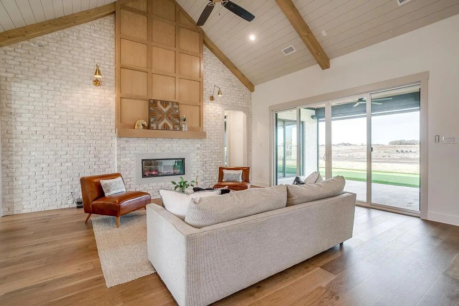 Representative furnished interior of a home built from the The Kellyn by Elmwood Custom Homes in Byrum Ranch, Maypearl (Image 15). Representative furnished interior of a home built from the The Kellyn by Elmwood Custom Homes in Byrum Ranch, Maypearl (Image 15).