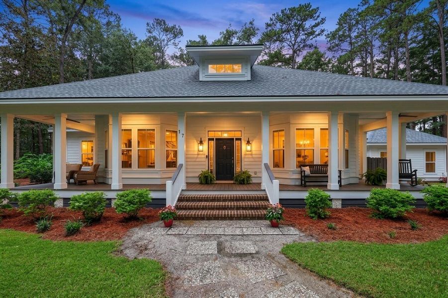 Exterior details and patio area of a home in , Seabrook (Image 27).