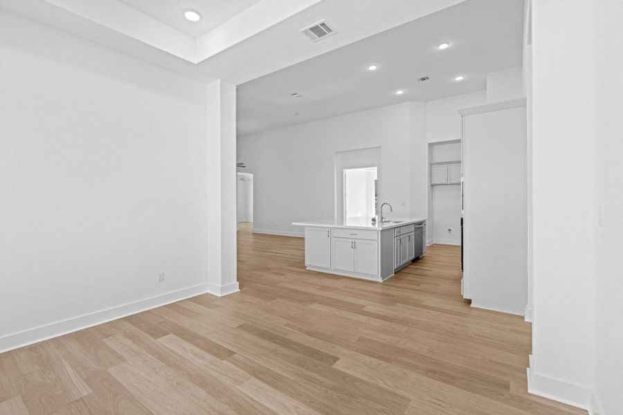 From Casual Dining to Kitchen From Casual Dining to Kitchen