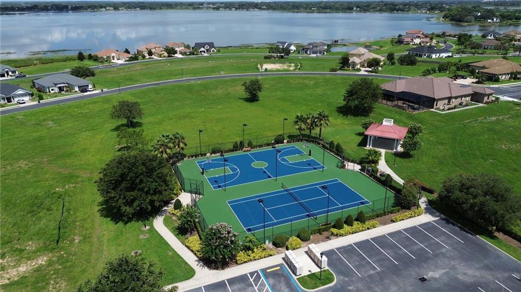 Community amenities in , Lake Alfred (Image 46).