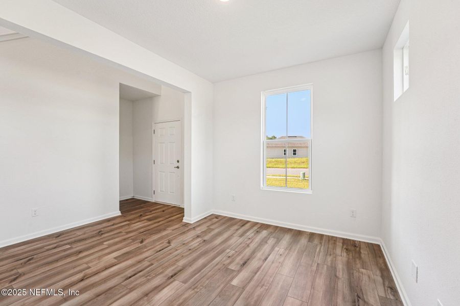 Spacious, unfurnished interior of a new home in Panther Creek, Jacksonville (Image 26).