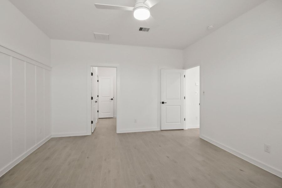 Private primary suite (*Photo not of actual home and used for illustration purposes only.)