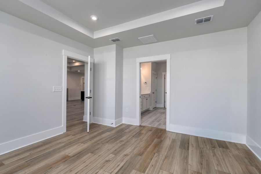 Spacious, unfurnished interior of a new home in Del Webb North Myrtle Beach, Myrtle Beach (Image 21).