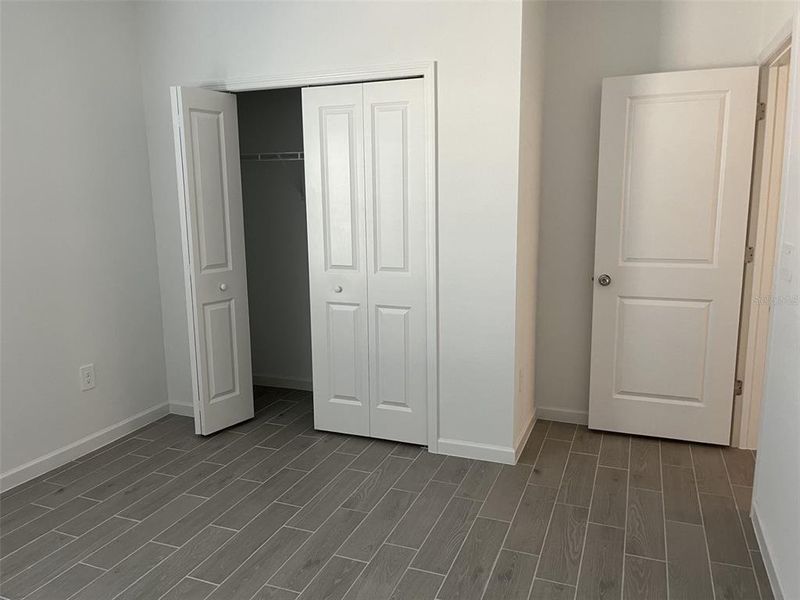 Spacious, unfurnished interior of a new home in Grand Park North, Dunnellon (Image 25).