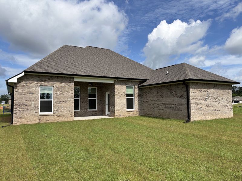 Exterior details and patio area of a home in Houston Place, Crestview (Image 3).