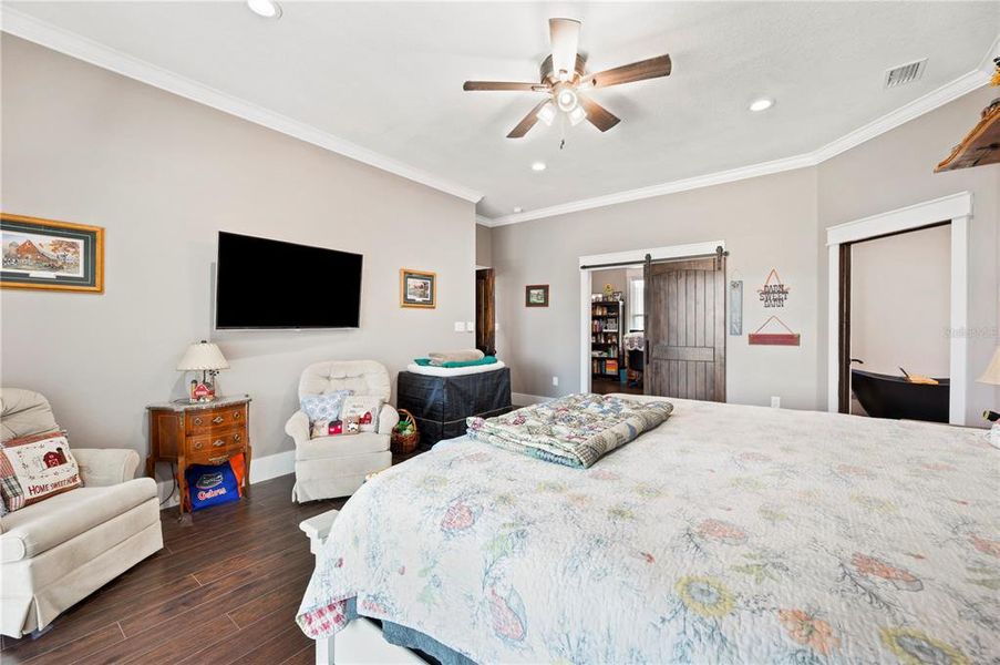 Furnished interior view inside a new home in , Lakeland (Image 31).