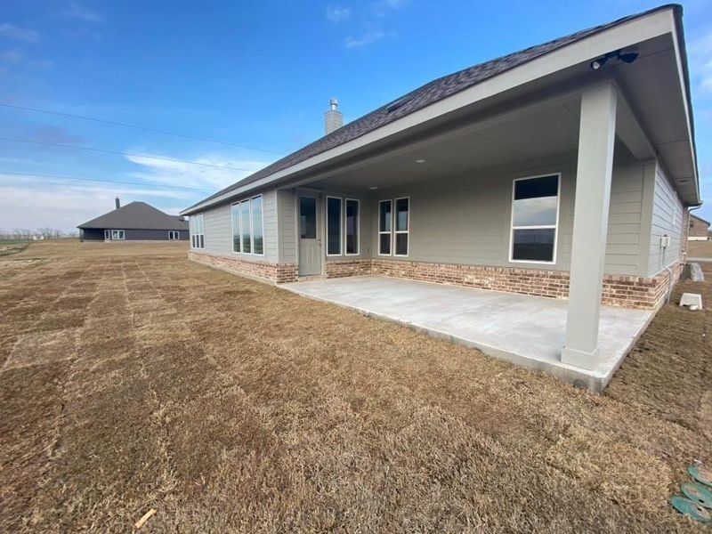 Exterior details and patio area of a home in Hillview Addition, Decatur (Image 10).