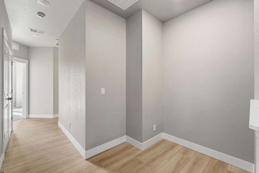 Spacious, unfurnished interior of a new home in Wilder at Timnath Ranch, Timnath (Image 15). Spacious, unfurnished interior of a new home in Wilder at Timnath Ranch, Timnath (Image 15).