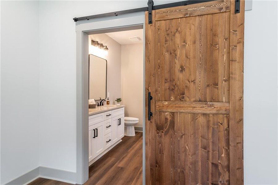Furnished interior view inside a new home in , Jasper (Image 9).