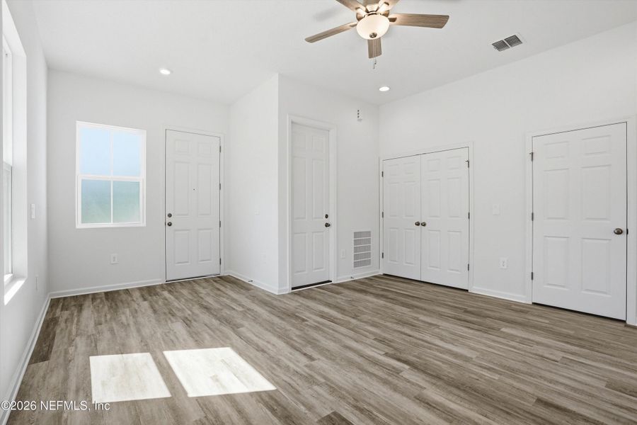 Spacious, unfurnished interior of a new home in , Jacksonville (Image 28).