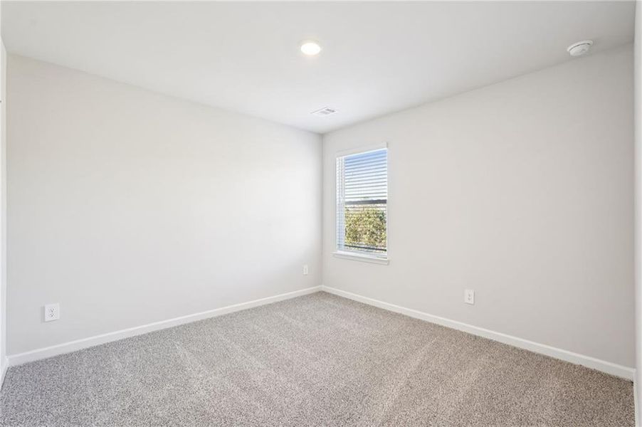 Spacious, unfurnished interior of a new home in Ivey Township, Dallas (Image 47).